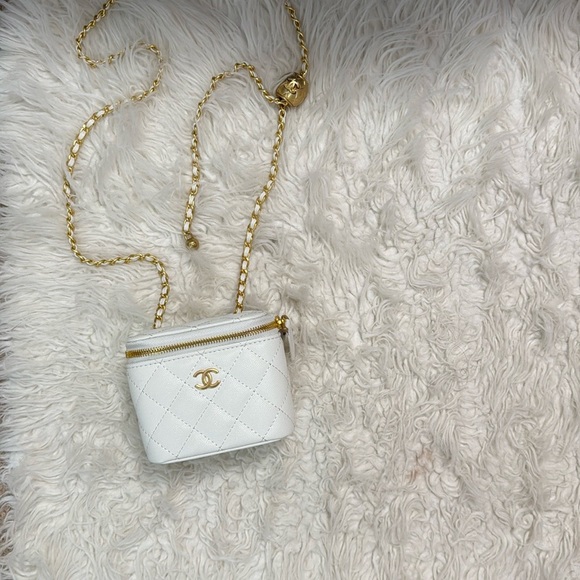 Chanel White and Gold Mini Bag with Quilted Design - Picture 1 of 4